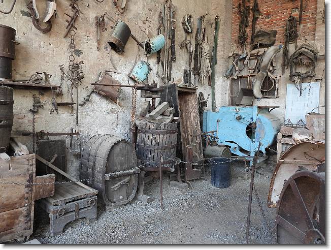 Clicca per scorrere le foto originali ingrandite