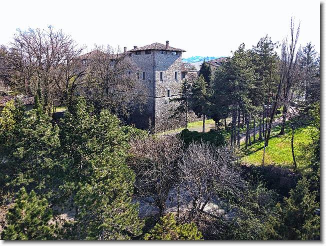 Clicca per scorrere le foto originali ingrandite