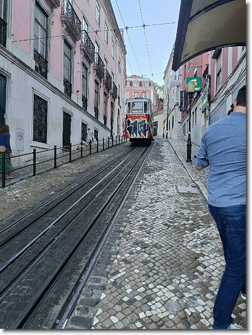 Clicca per scorrere le foto originali ingrandite