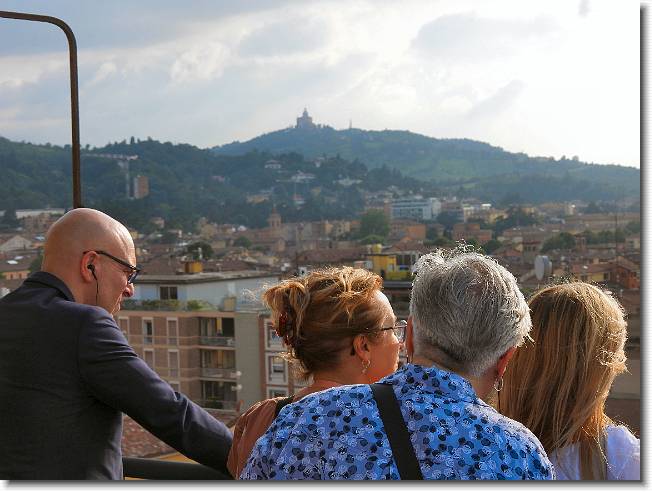 Clicca per scorrere le foto originali ingrandite