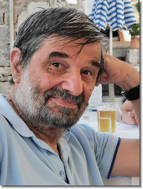 Clicca per scorrere le foto originali ingrandite
