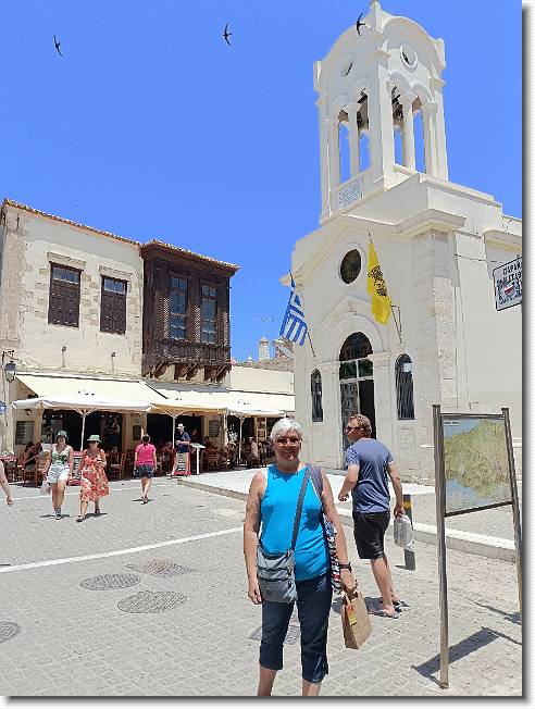 Clicca per scorrere le foto originali ingrandite