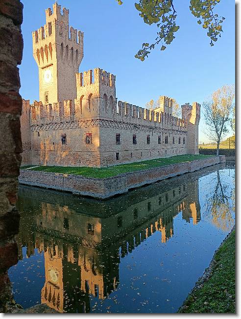 Clicca per scorrere le foto originali ingrandite
