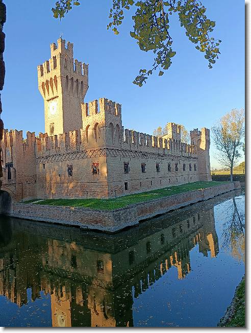 Clicca per scorrere le foto originali ingrandite