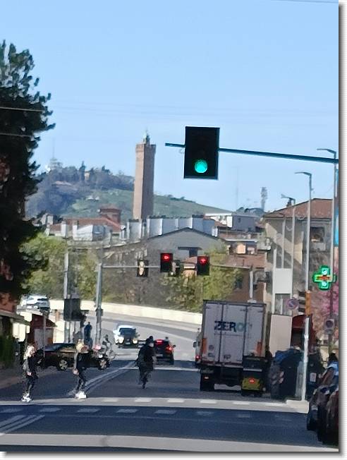 Clicca per scorrere le foto originali ingrandite