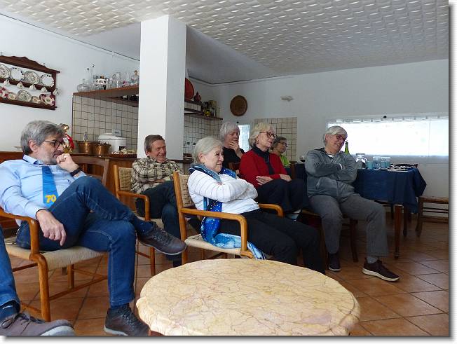 Clicca per scorrere le foto originali ingrandite