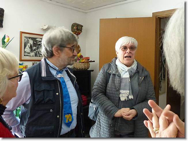 Clicca per scorrere le foto originali ingrandite