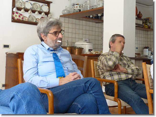 Clicca per scorrere le foto originali ingrandite
