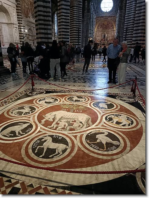 Clicca per scorrere le foto originali ingrandite