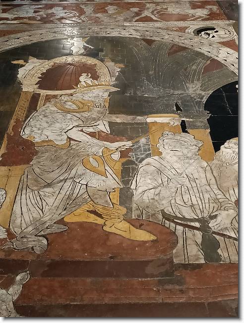 Clicca per scorrere le foto originali ingrandite