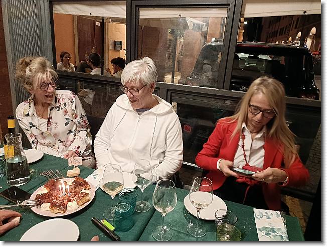 Clicca per scorrere le foto originali ingrandite