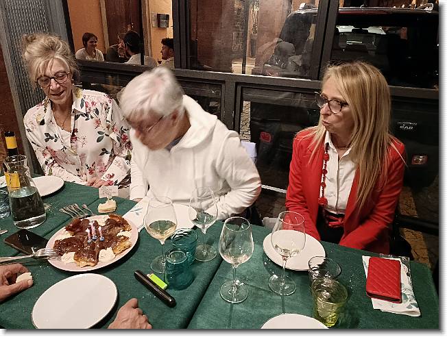 Clicca per scorrere le foto originali ingrandite