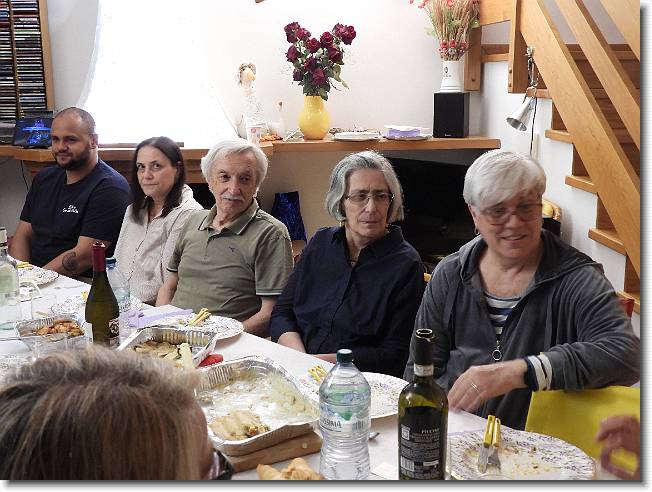 Clicca per scorrere le foto originali ingrandite