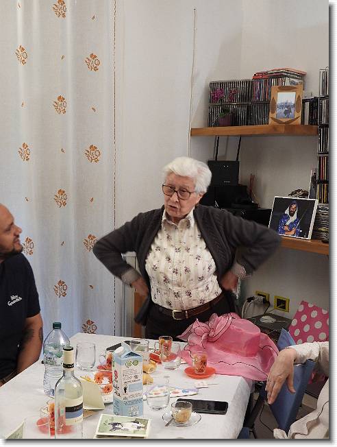 Clicca per scorrere le foto originali ingrandite