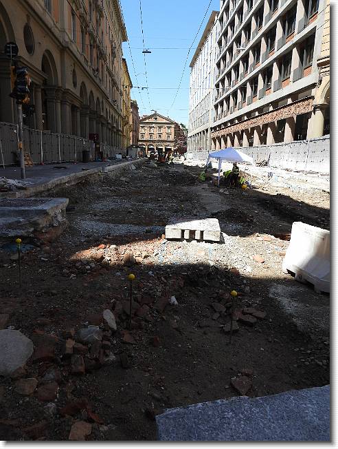 Clicca per scorrere le foto originali ingrandite