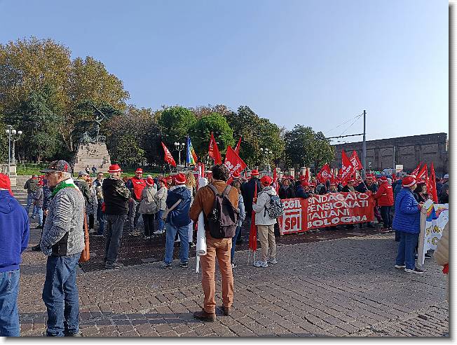 Clicca per scorrere le foto originali ingrandite