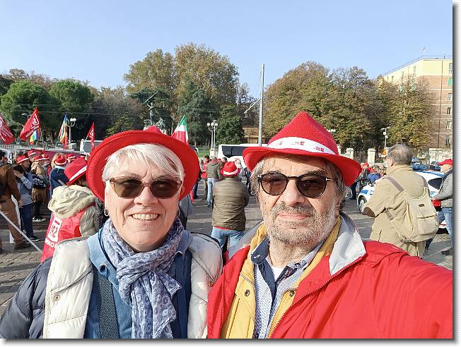 Clicca per scorrere le foto originali ingrandite
