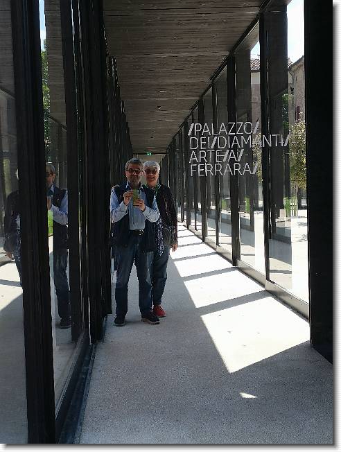 Clicca per scorrere le foto originali ingrandite