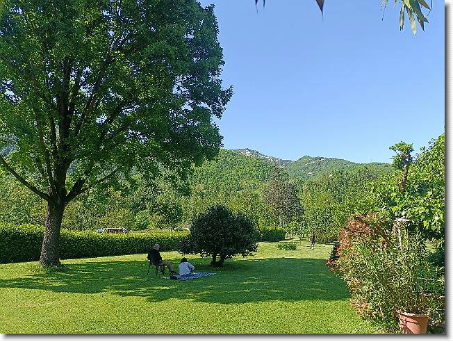 Clicca per scorrere le foto originali ingrandite