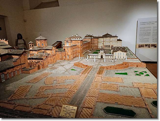 Clicca per scorrere le foto originali ingrandite