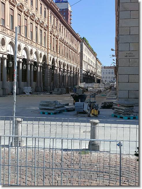 Clicca per scorrere le foto originali ingrandite