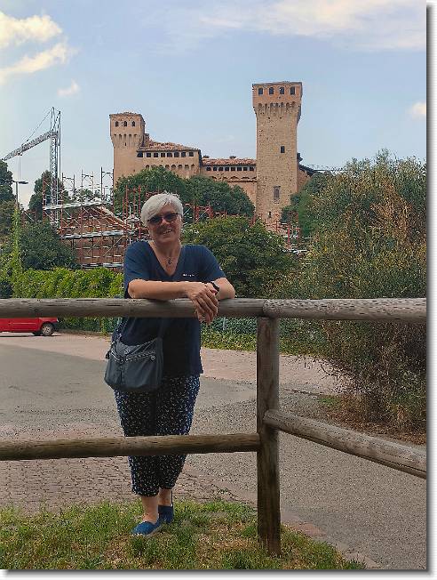Clicca per scorrere le foto originali ingrandite
