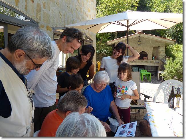 Clicca per scorrere le foto originali ingrandite