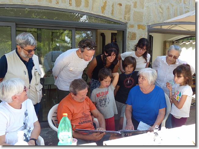 Clicca per scorrere le foto originali ingrandite
