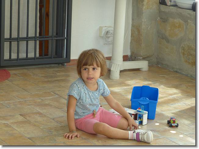 Clicca per scorrere le foto originali ingrandite