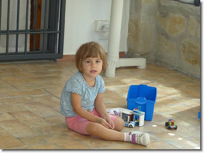 Clicca per scorrere le foto originali ingrandite