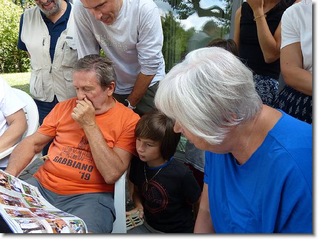 Clicca per scorrere le foto originali ingrandite