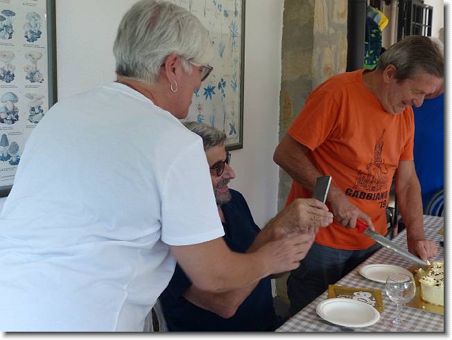Clicca per scorrere le foto originali ingrandite