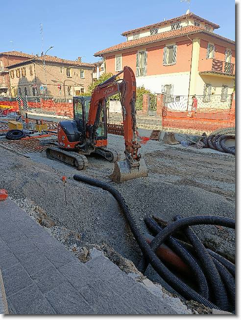 Clicca per scorrere le foto originali ingrandite
