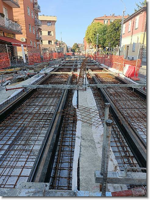 Clicca per scorrere le foto originali ingrandite