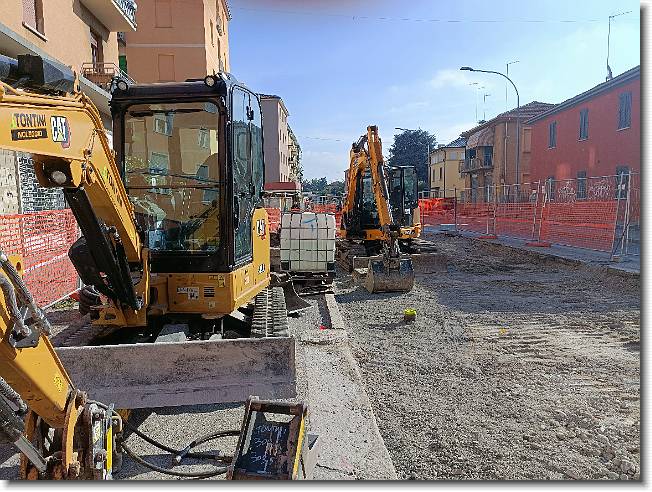 Clicca per scorrere le foto originali ingrandite