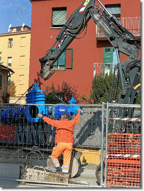 Clicca per scorrere le foto originali ingrandite