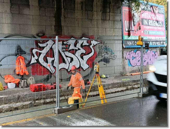 Clicca per scorrere le foto originali ingrandite