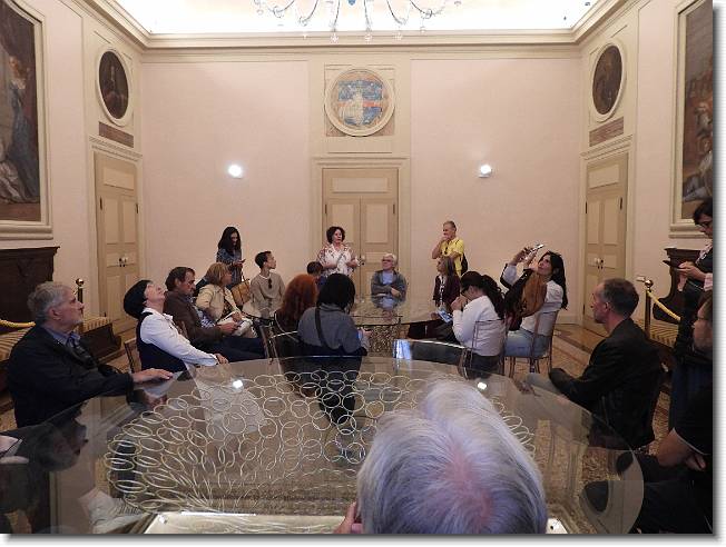 Clicca per scorrere le foto originali ingrandite
