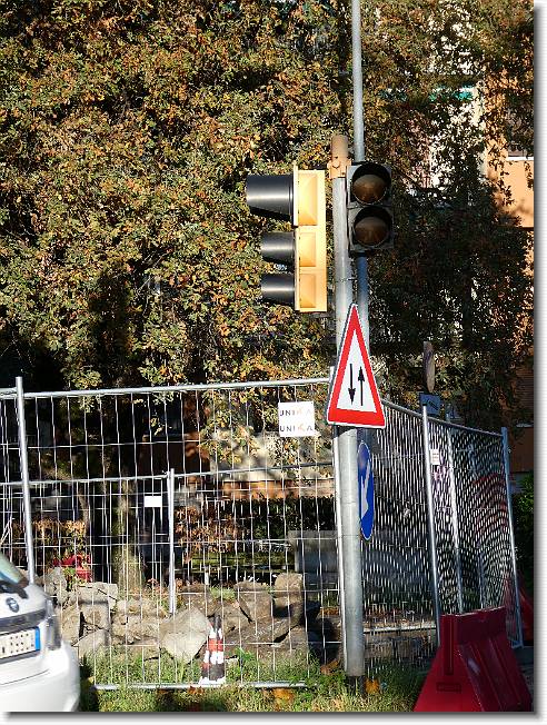 Clicca per scorrere le foto originali ingrandite