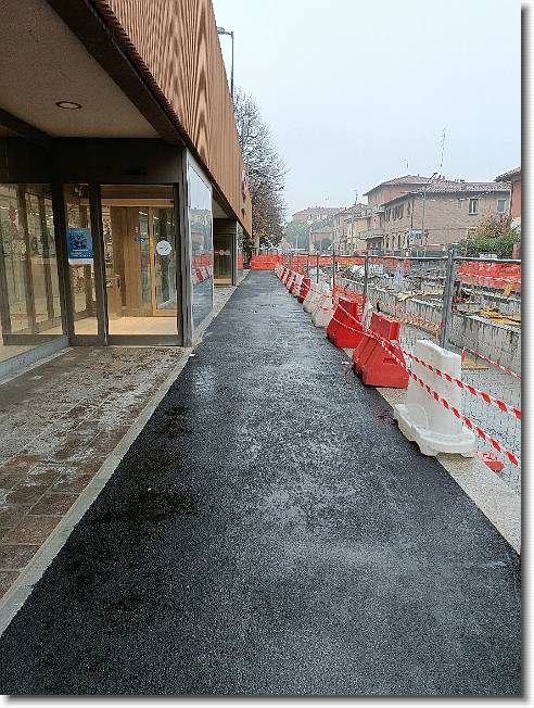 Clicca per scorrere le foto originali ingrandite