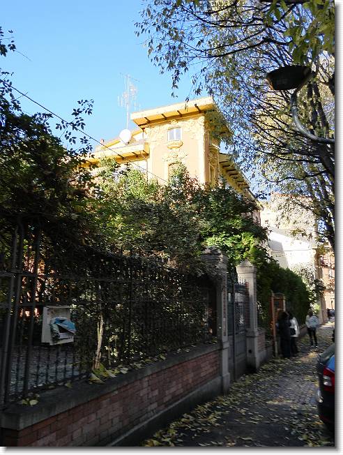 Clicca per scorrere le foto originali ingrandite