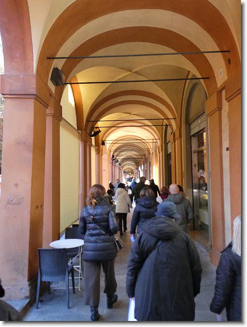 Clicca per scorrere le foto originali ingrandite