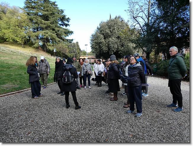Clicca per scorrere le foto originali ingrandite