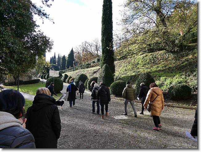 Clicca per scorrere le foto originali ingrandite