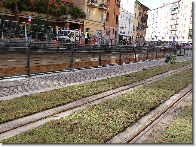 Clicca per scorrere le foto originali ingrandite