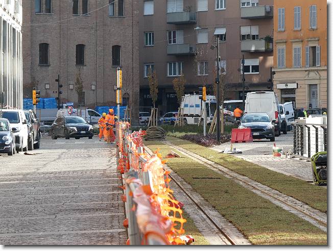 Clicca per scorrere le foto originali ingrandite