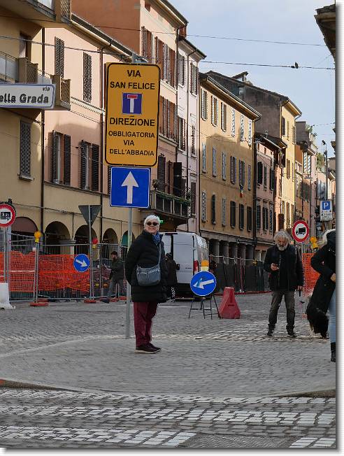 Clicca per scorrere le foto originali ingrandite