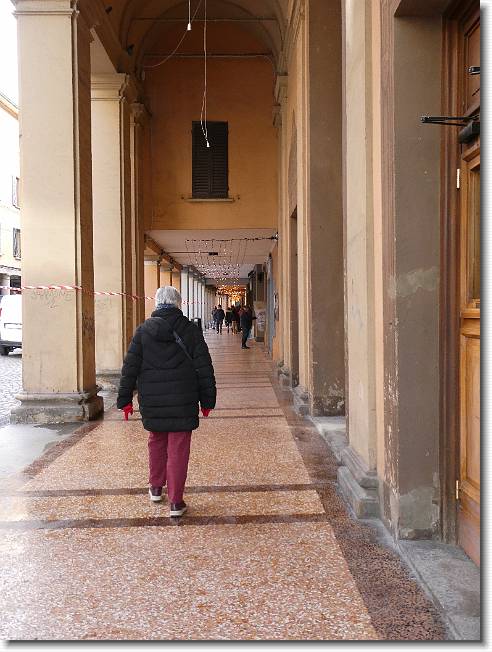 Clicca per scorrere le foto originali ingrandite