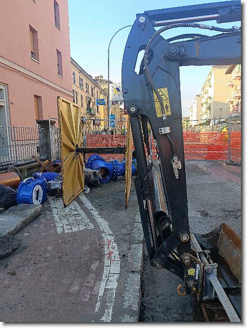 Clicca per scorrere le foto originali ingrandite