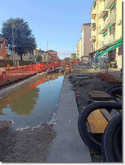 Clicca per scorrere le foto originali ingrandite
